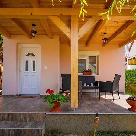 Pipacs Apartmanhaz Гаркань Екстер'єр фото