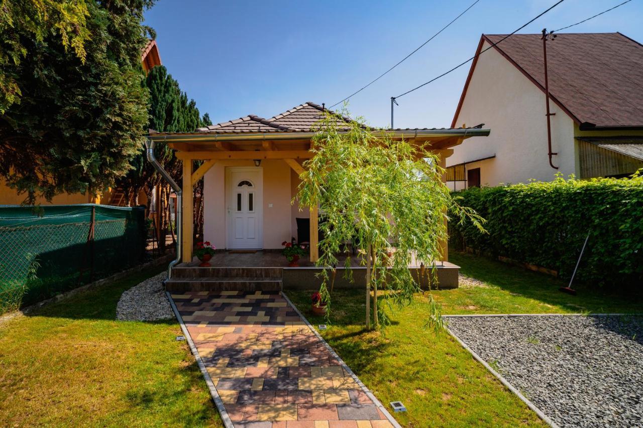 Pipacs Apartmanhaz Гаркань Екстер'єр фото
